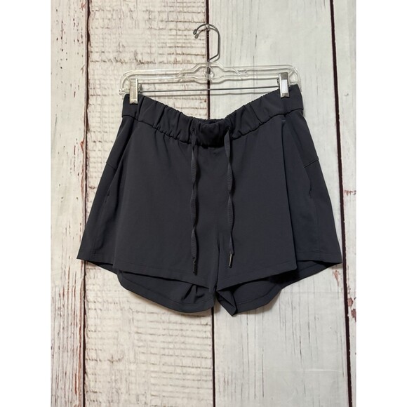 Lululemon On The Fly Short *2.5'' W7AG7S Drawstring Waist Pockets Gray Size 8 - Picture 1 of 10